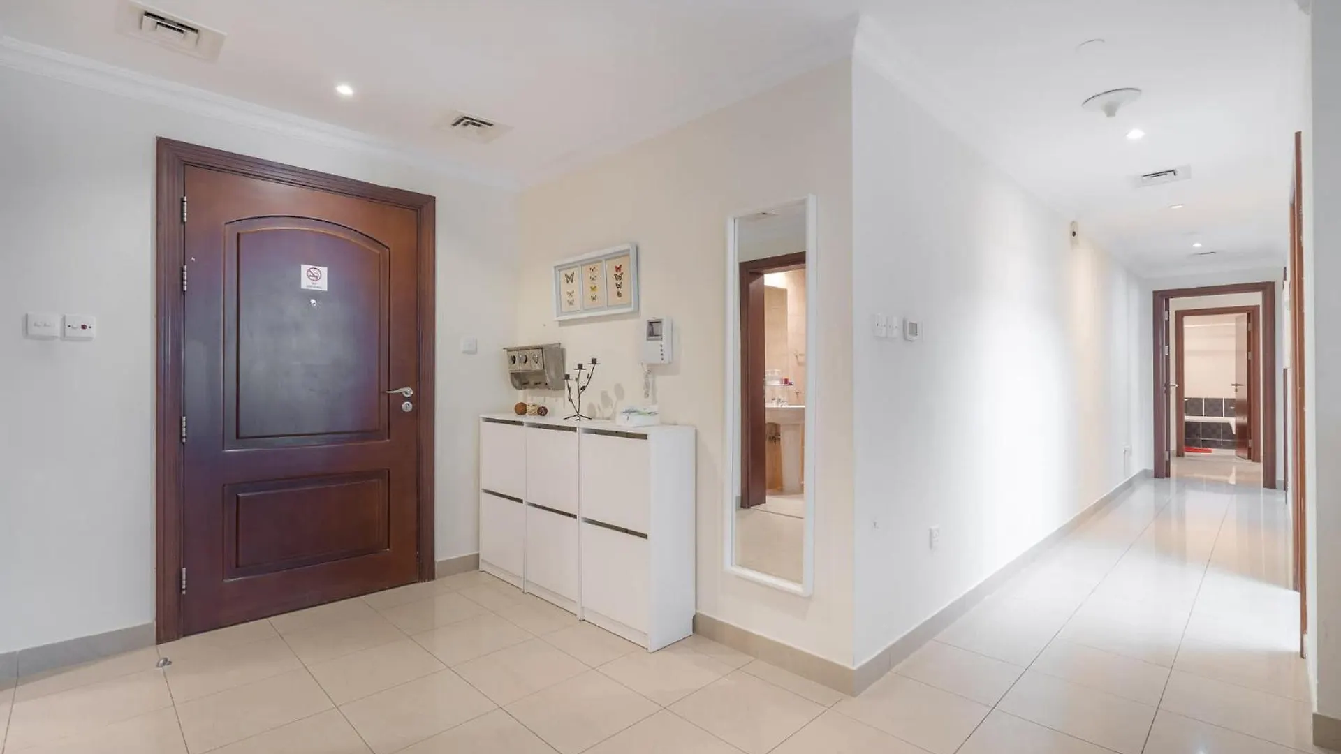 Delightful 2-Bedrooms Apartment With Homey Charm In Dubai Marina
