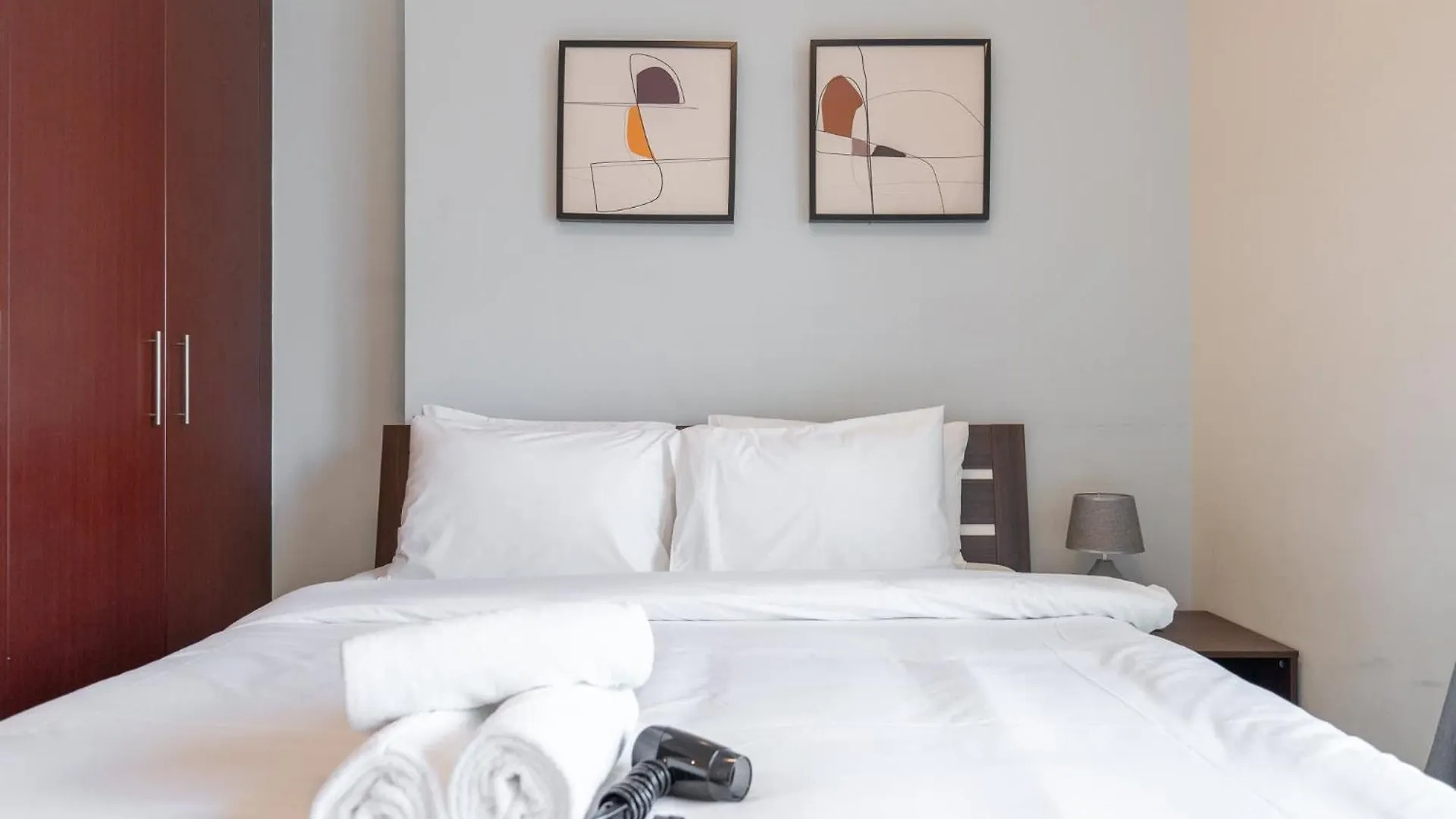 Delightful 2-Bedrooms Apartment With Homey Charm In Dubai Marina