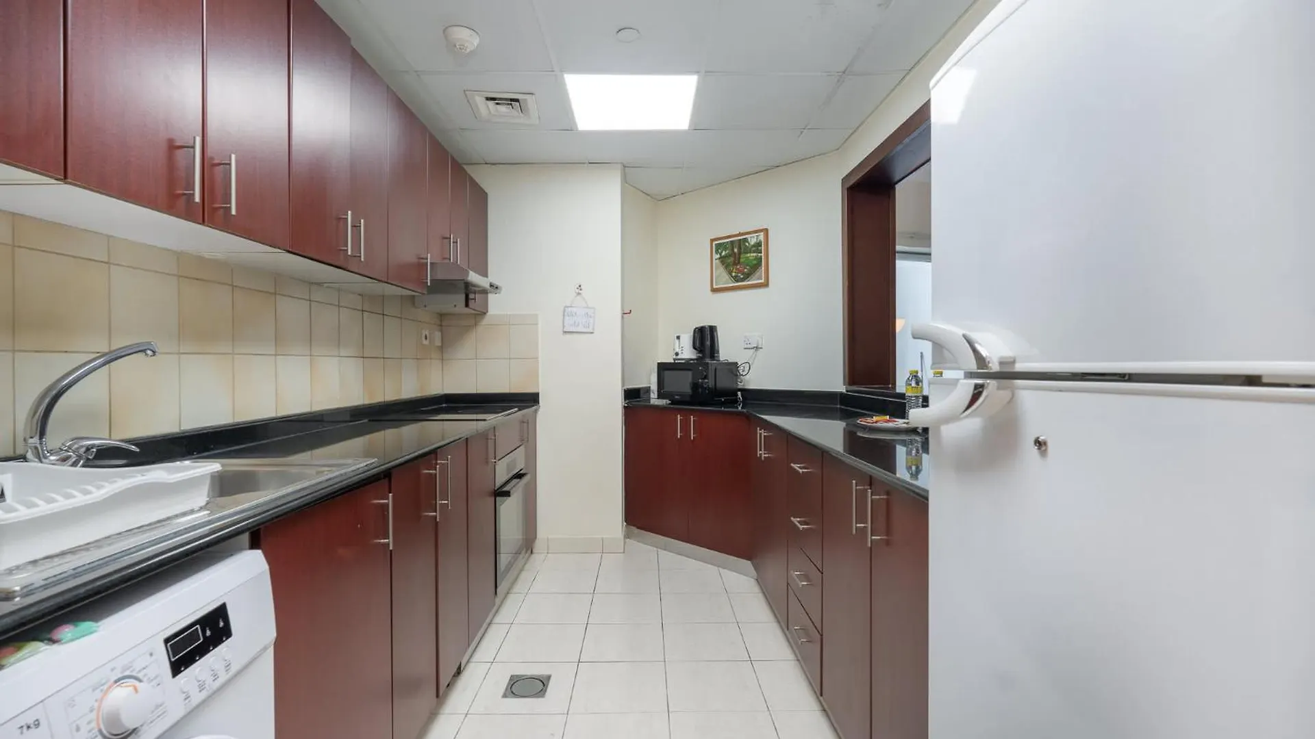 Delightful 2-Bedrooms Apartment With Homey Charm In Dubai Marina
