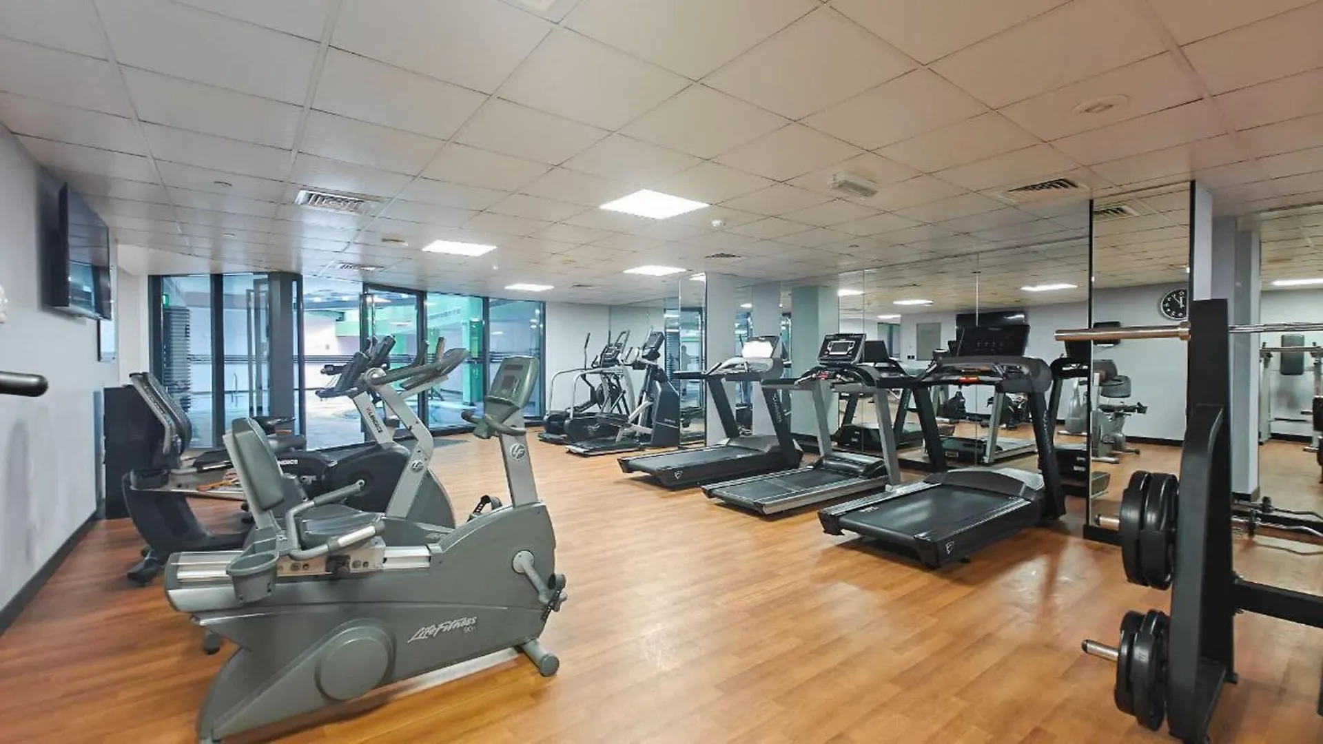 Delightful 2-Bedrooms Apartment With Homey Charm In Dubai Marina