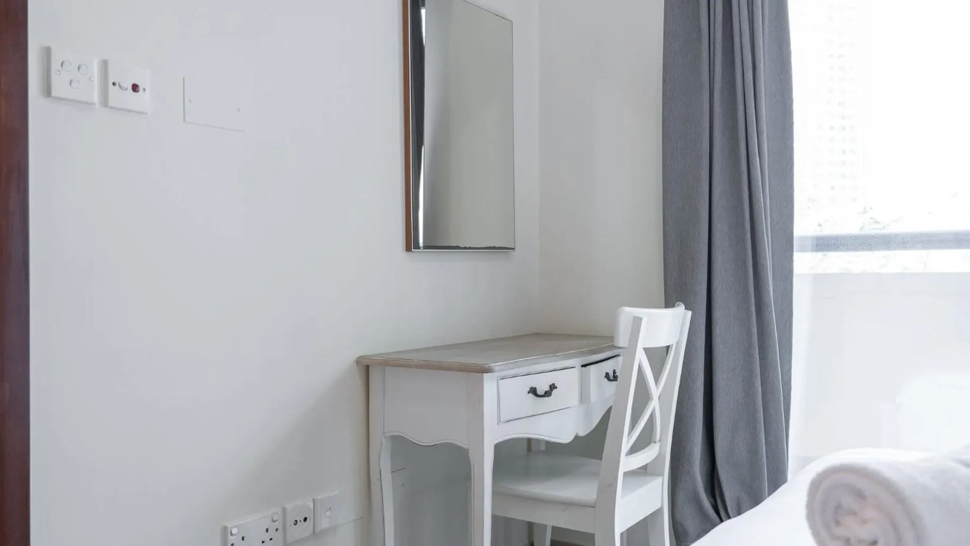 Delightful 2-Bedrooms Apartment With Homey Charm In Dubai Marina