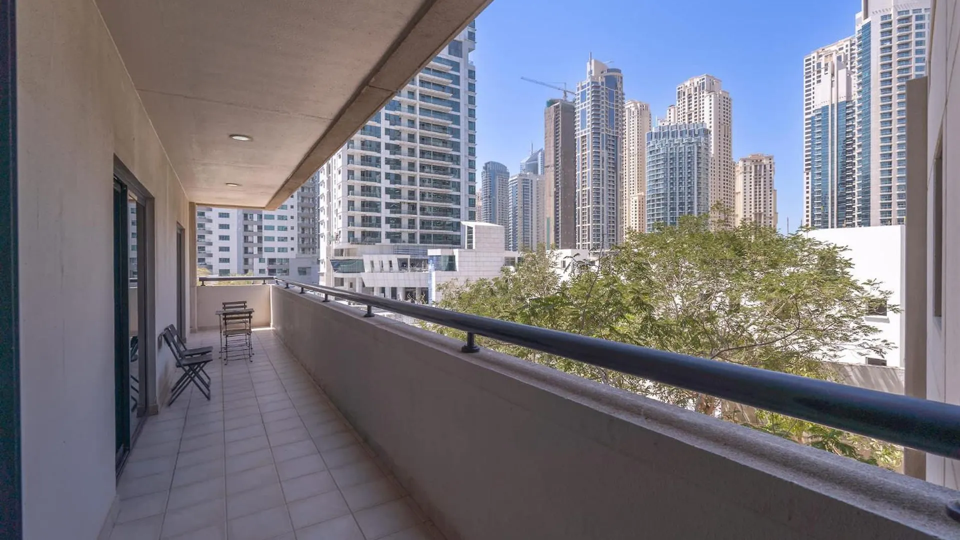 Delightful 2-Bedrooms Apartment With Homey Charm In Dubai Marina 0*,