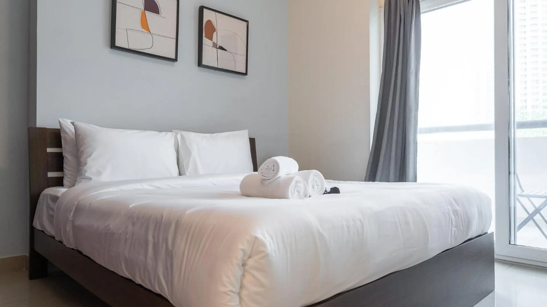 Delightful 2-Bedrooms Apartment With Homey Charm In Dubai Marina United Arab Emirates